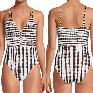 LA BLANCA One Piece Swimsuit! Retail $130.